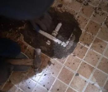 河东卫生间漏水维修公司为您分享下卫生间渗水如何处理及注意事项